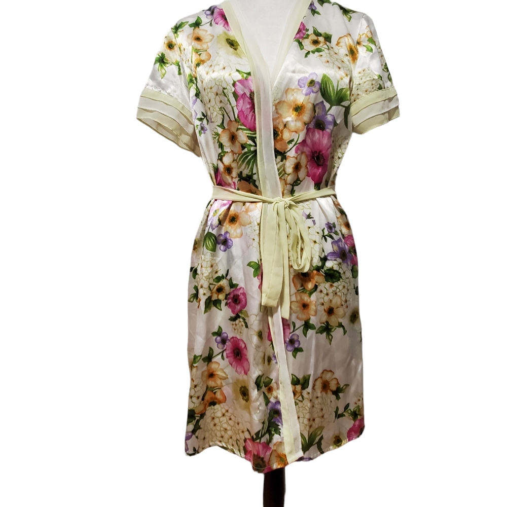 Oscar de la Renta Pink Label Short Sleeve Belted Wrap Robe